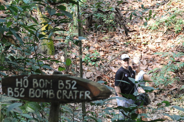 Haven van Phu Huu: Cu Chi-tunnels en War Remnants MuseumHavenservice is inbegrepen