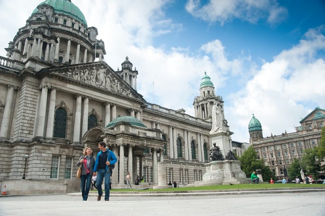 Depuis Dublin : Belfast, Monasterboice et origine du Titanic