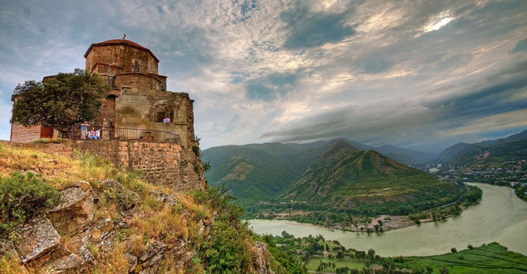 Mzcheta, Gori und Upliscikhe Private Tour - Hizvo