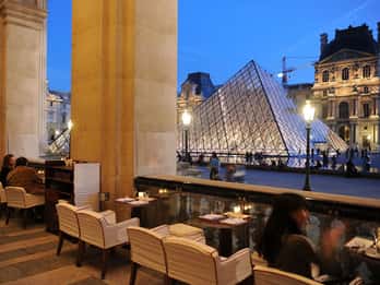 Paris: Louvre ohne Anstehen mit französischem Frühstück Paris: Louvre ohne Anstehen mit französischem Frühstück