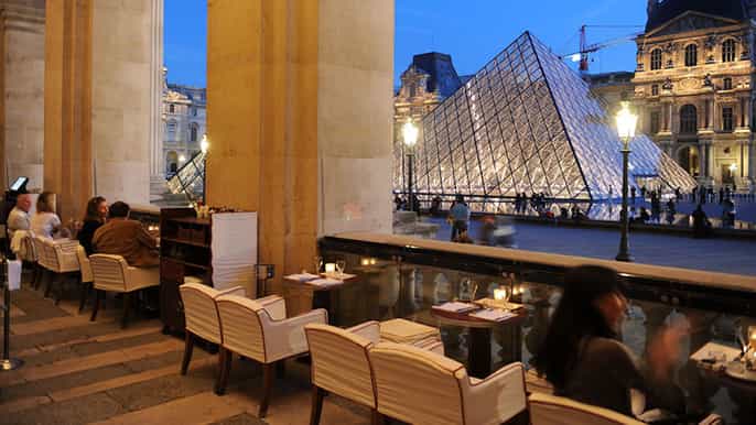 louvre museum skiptheline tour with french breakfast