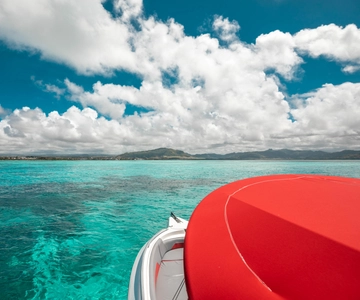 Mauritius: Dagsutflykt med motorbåt till Ile aux Cerfs & BBQ