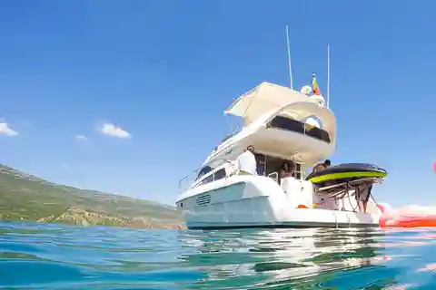 Arrábida heldagstur med yacht fra Lissabon