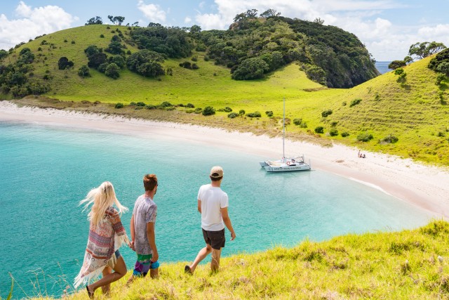 Visit From Paihia Island-Hopping Sailing Cruise with Picnic Lunch in Paihia