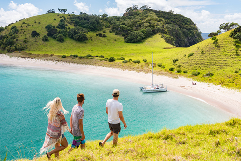 De Paihia: Cruzeiro de barco pelas ilhas com almoço de piqueniqueDe Paihia: Cruzeiro de vela de ilha em ilha com almoço de piquenique