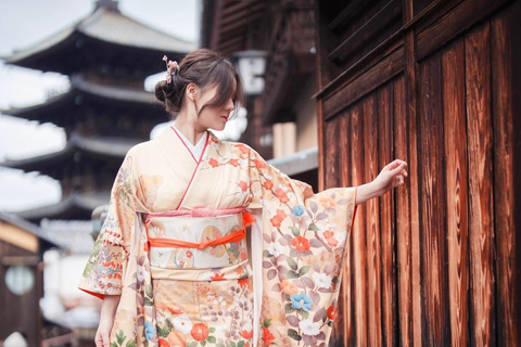 Quioto: Aluguer de kimono e tour guiado com guia local