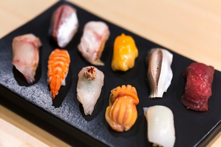 Naha Makishi Public Market : Sushi making experience English guided guide