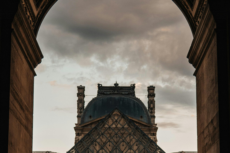 Paris: Louvre Mona Lisa Discovery Guided Tour with Ticket