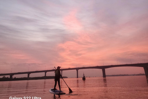 Hoi An: Viaggio in stand-up paddling all'alba per conoscere la vita locale