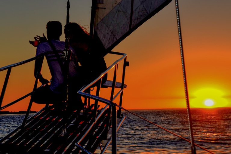 Paseo marítimo y bahía de Ciudad del Cabo: viaje en velero