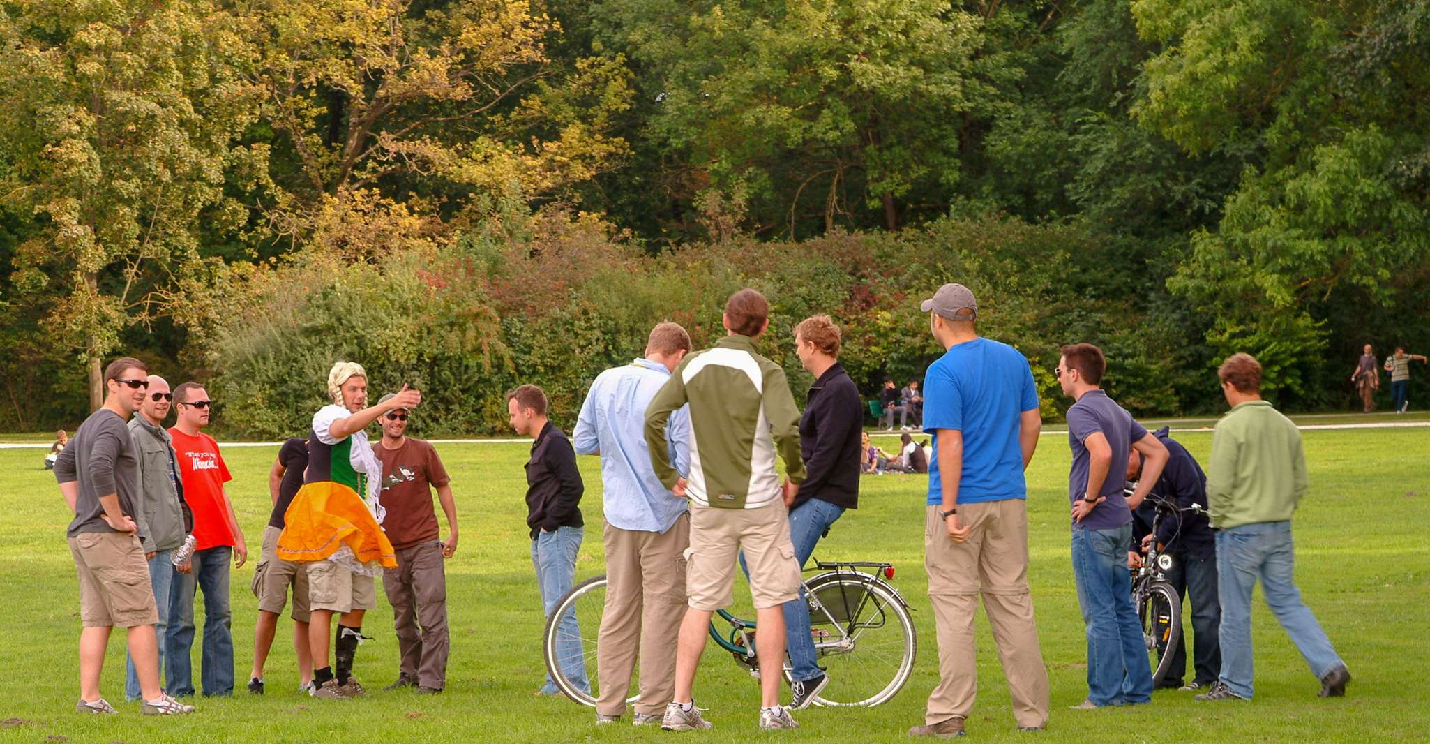 Munich: Old Town & Viktualienmarkt City Walk in German photo 7