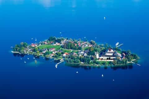 day tour to herrenchiemsee palace with skiptheline tickets