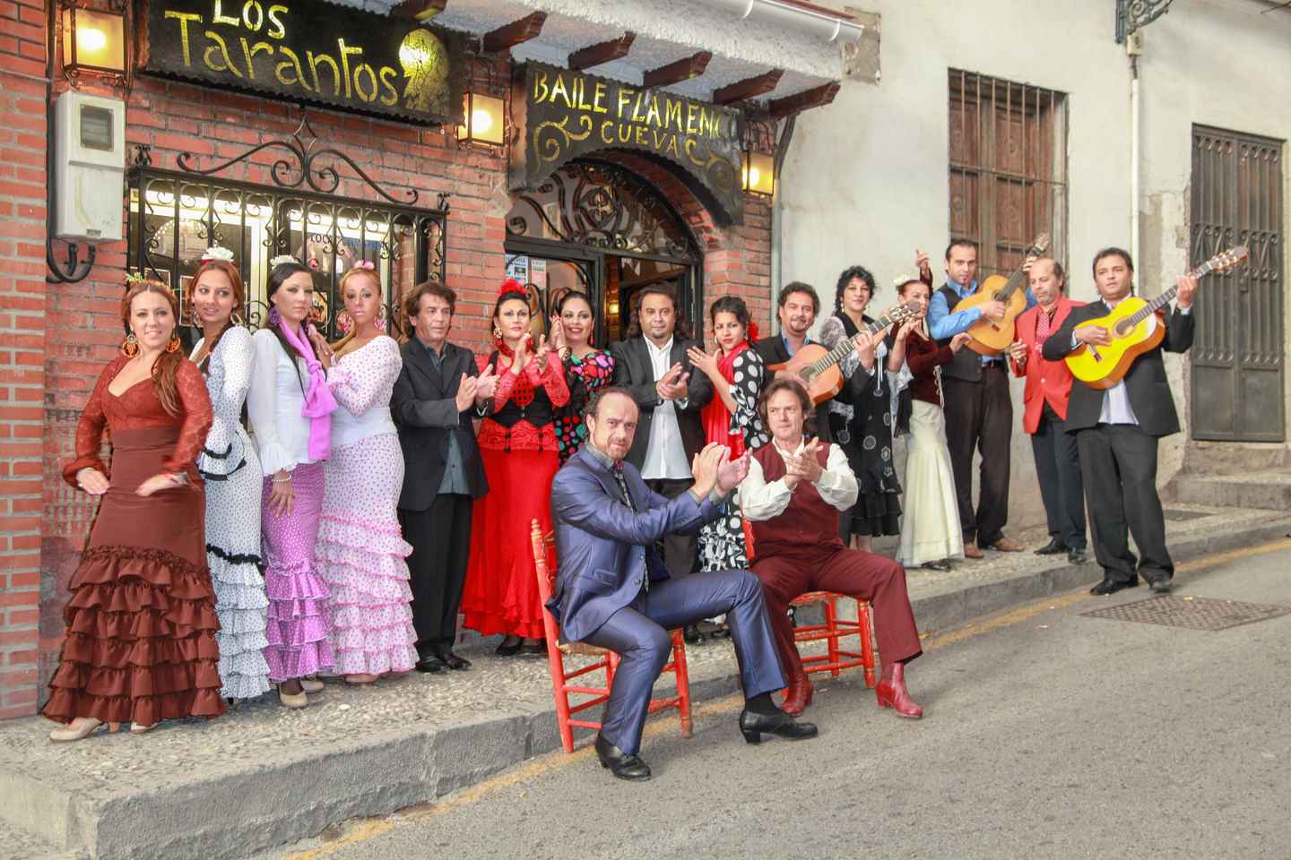 Granada: Sacromonte Caves Flamenco Show with Dinner