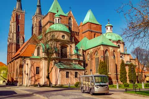 Wroclaw: 2-Hour Private Guided Tour by Electric Car