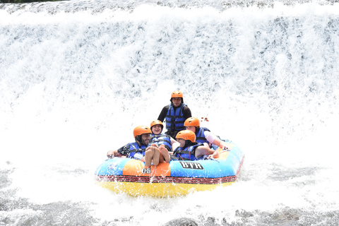 Telaga Waja River: Rafting Expedition z bufetem lunchowymRzeka Telaga Waja: Spływ tratwami i rurami