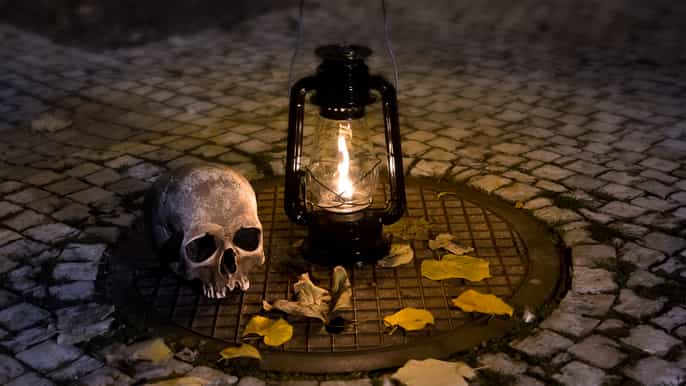 prague ghost tour dark shadows of the old town