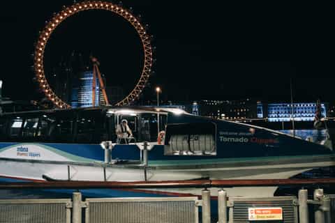 Londres: tour de fantasmas y barco espeluznante por el río