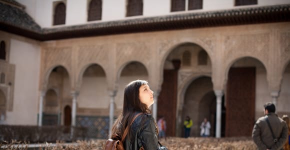 Alhambra und Nasridenpaläste und lokales Essen erleben