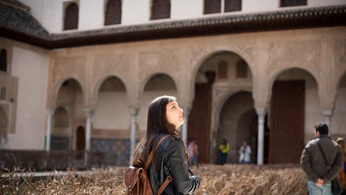 alhambra and nasrid palaces tour with traditional meal