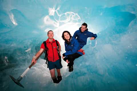 Franz Josef Glacier: 2.25-Hour Hike with Helicopter Transfer