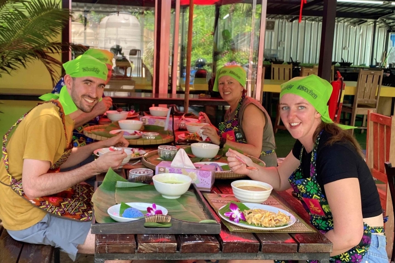 Thai Cooking Class with market tour and fruit tasting