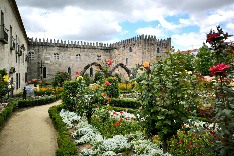 Braga & Guimarães Tour: Small Historical Group Tour