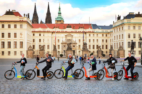 Prag: Halbtägige geführte Tour mit Segway und E-ScooterPrivate 3-stündige Kombitour mit Segway und E-Scooter