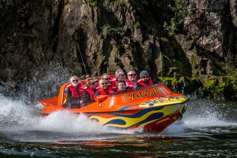 Cambridge: Waikato River 45-Minute Extreme Jet Boat Ride