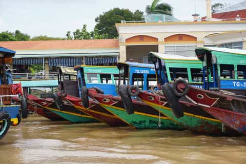 Cruises & boat tours