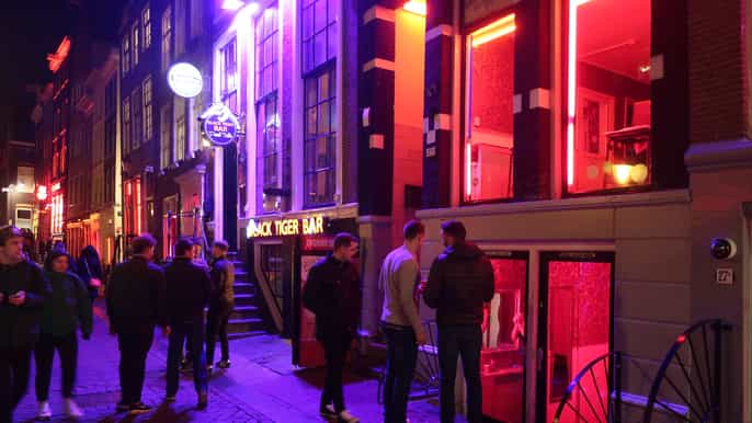 offbeat amsterdam red light district walking tour