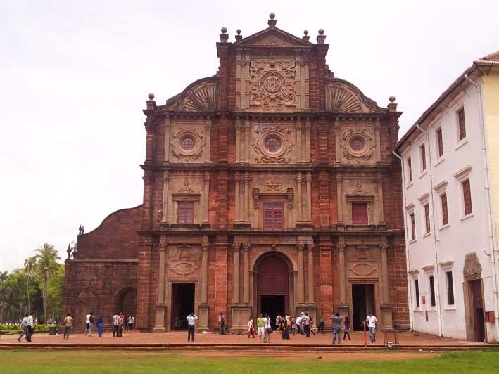 Goa in 1 Day Tour with Churches,Temples,Spice Farm Tour