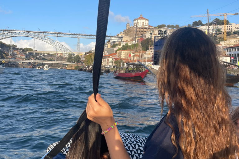 Porto : passeio de barco no Rio DouroPasseio de barco partilhado pelo Rio Douro