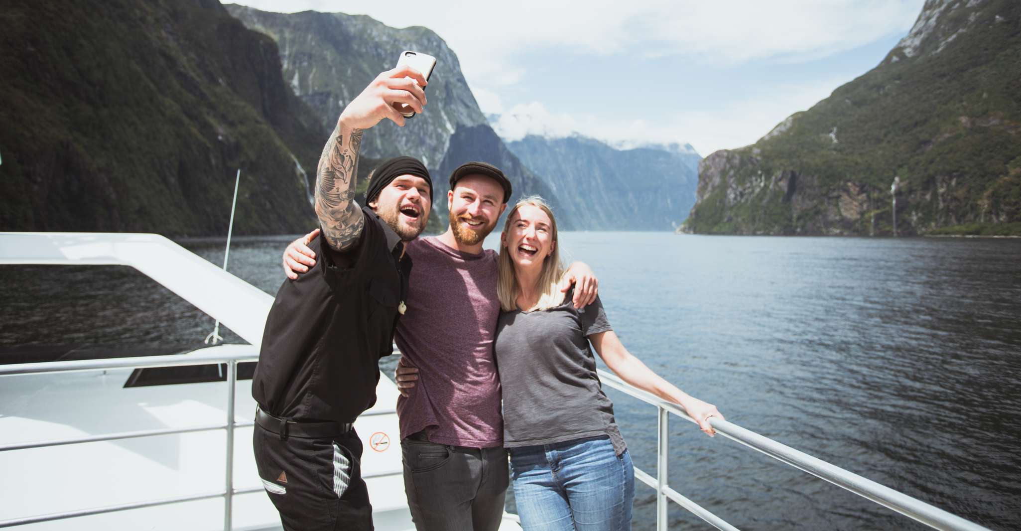 Milford Sound, Nature Cruise su un moderno catamarano - Housity