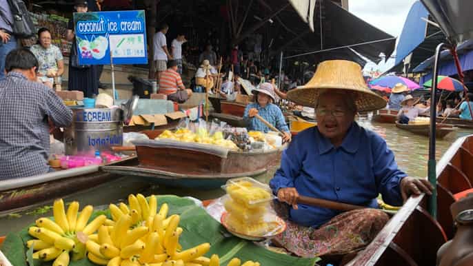 excursión privada de un día a los mercados flotantes de fin de semana de bangkok