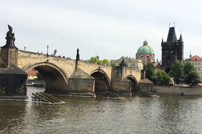 Prague: Bus and Boat TourPrague: 2 hour Bus, Foot and Boat Tour