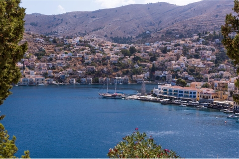 Ab Rhodos: Ganztägige Bootsfahrt zur Insel Symi