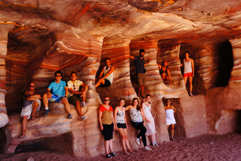 Excursão de 3 dias a Amã, Madaba, Monte Nebo, Petra e Mar MortoOpção Padrão