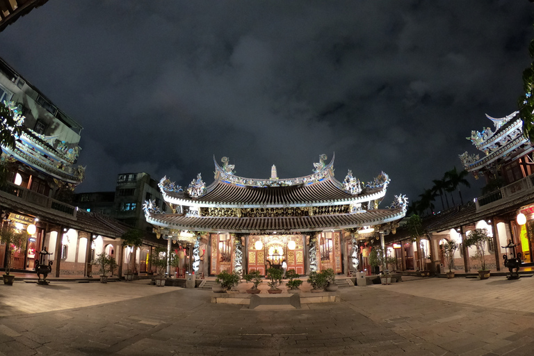 Tour nocturno privado: Lo más destacado de la ciudad de Taipei