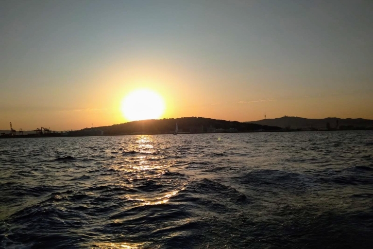 Barcelone : 2 heures de navigation privée au coucher du soleil