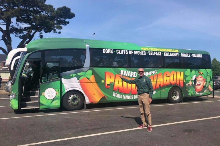 Ab Dublin: 2-tägige Tour nach Belfast & zum Giant’s CausewaySpar-Option für 2 Personen