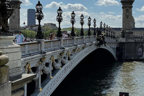 Paris: City Icons Tour with Seine Cruise & Café Time