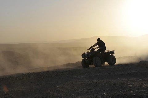 Vanuit Marsa Alam: woestijnsafari bij zonsondergang met quad