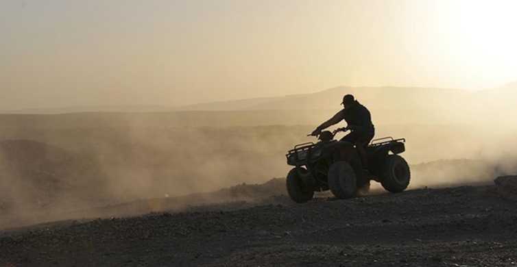 Marsa Alam: safari nel deserto al tramonto in quad