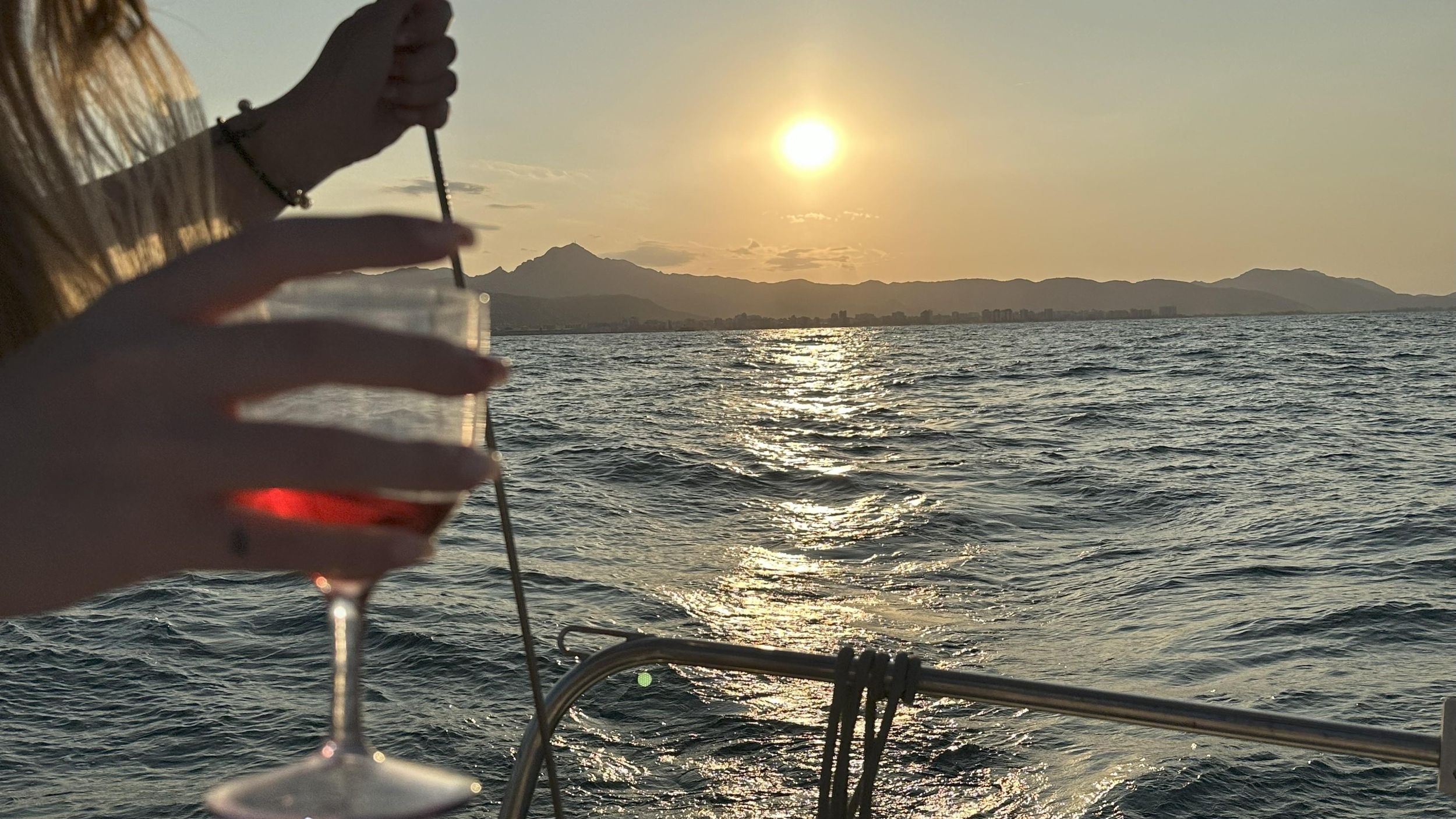 Private Segeltour in Dénia – Entspannen und Schwimmen (maximal 8 Personen)