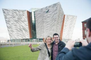 Belfast: Stadt, Giant's Causeway Tour mit Eintritt ins Titanic Museum