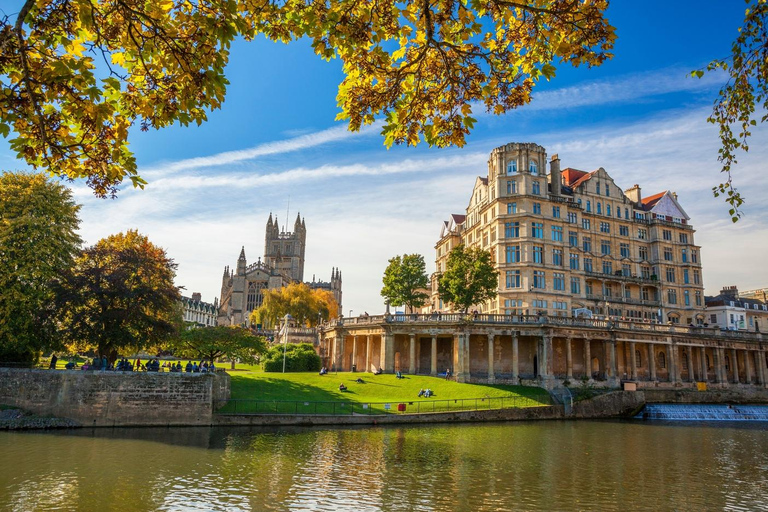 London: Windsor, Stonehenge, Bath Scenic Day Trip Shared Tour, Meet at Paddington Station