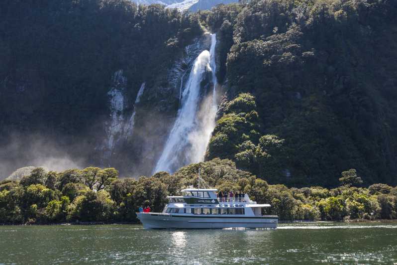 milford sound 2 hour cruise
