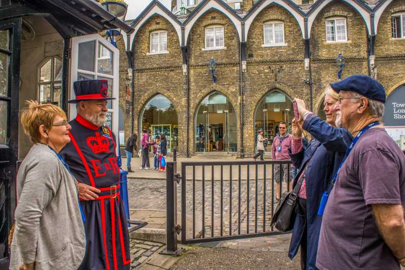 tower of london early access tour with beefeater