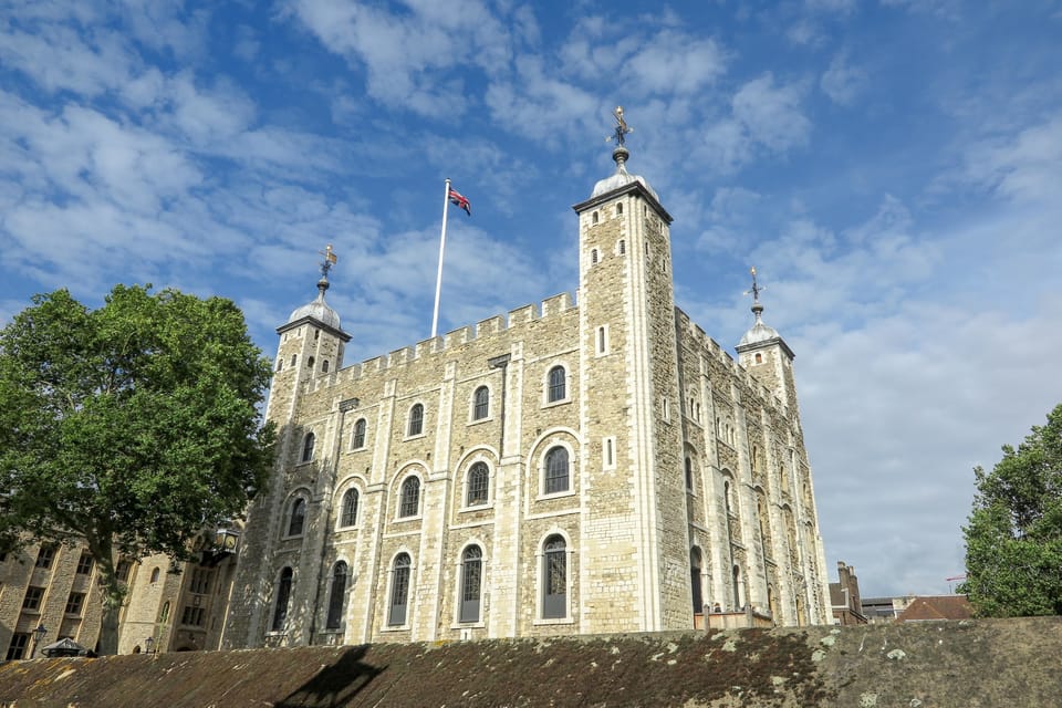 Lontoo: Tower of London ja Tower Bridge Early-Access Tour: Lontoon Tower ja  Tower Bridge Early-Access Tour | GetYourGuide