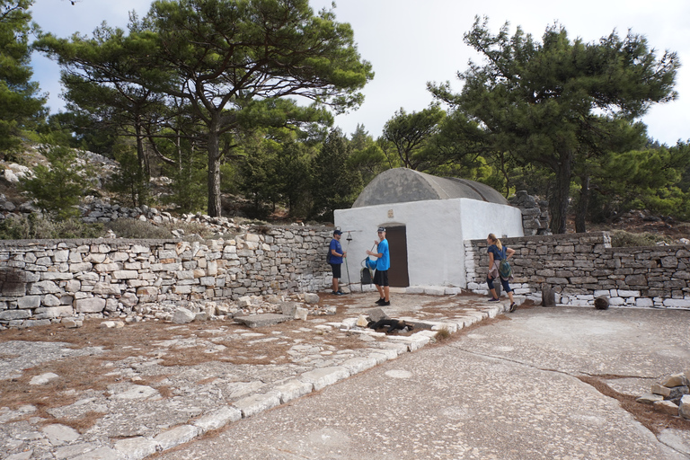 Île de Rhodes : randonnée jusqu'au sommet du mont Akramitis